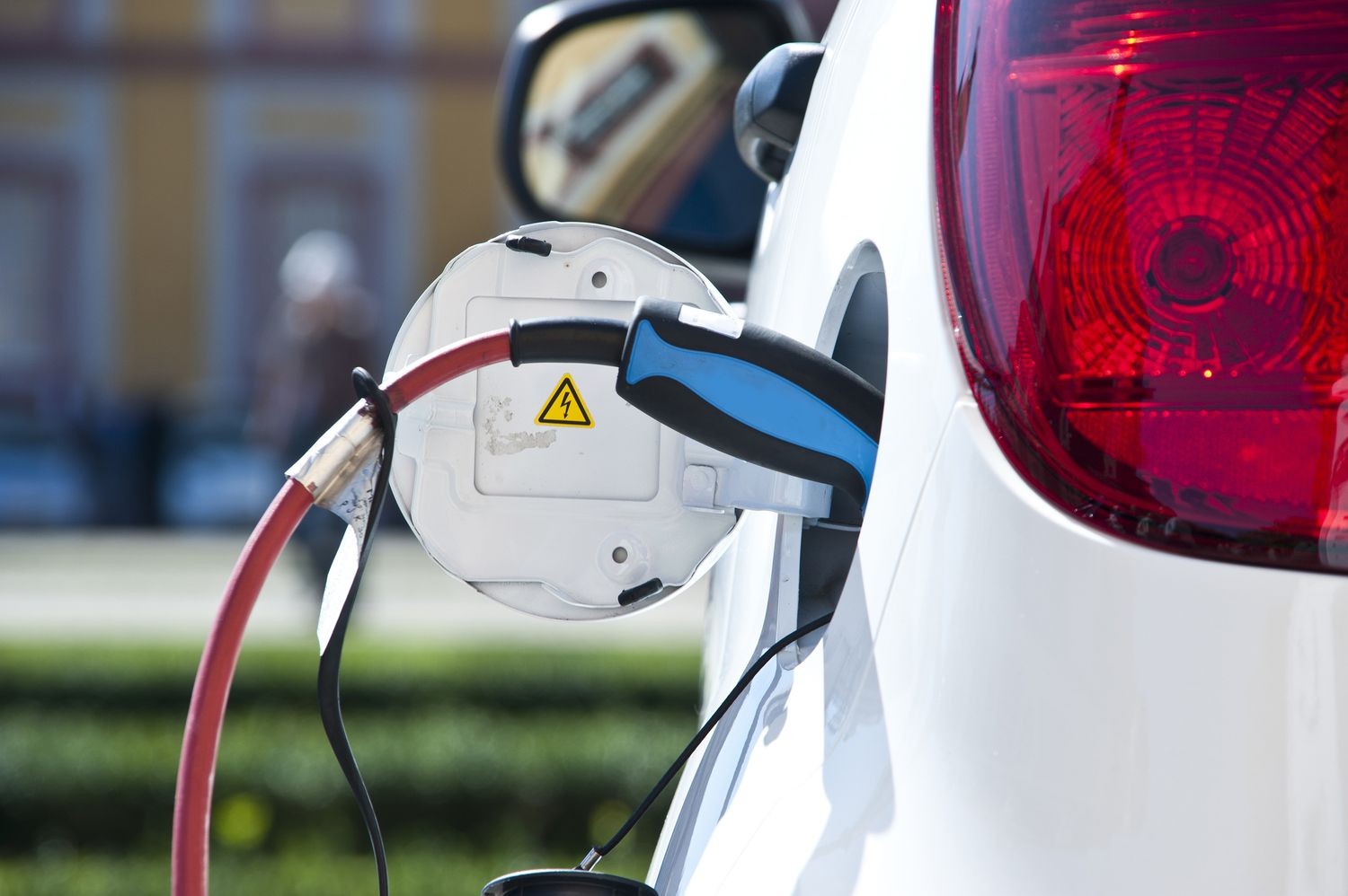建個汽車充電站需要哪些資質(zhì)？一篇文章為你解答